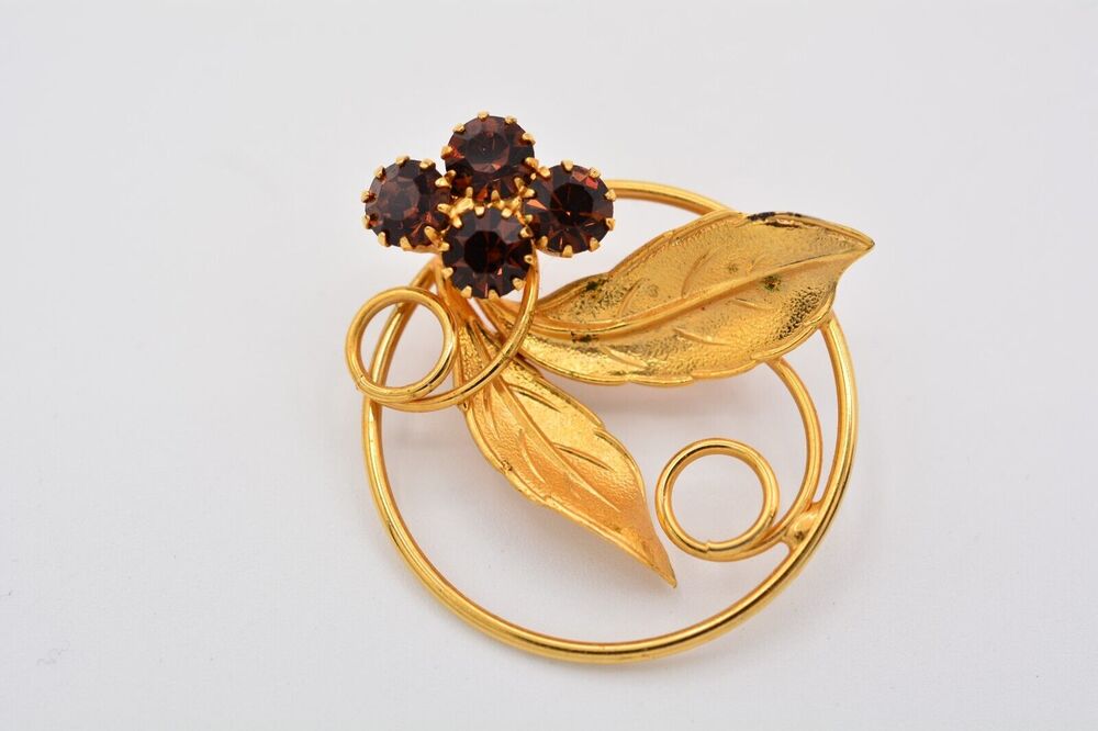Vintage Leaf Pin Brooch Gold Rhinestone Crystal Wine Purple Round 1980s BinF
